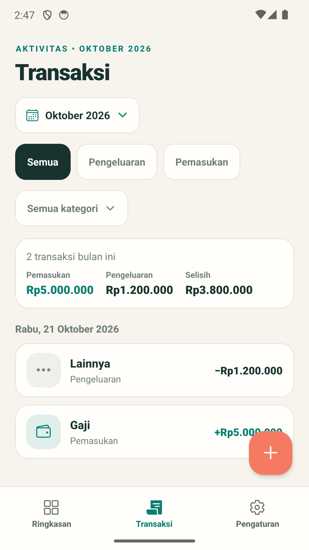 Tangkapan layar Catatan Bulanan: daftar transaksi. Transaksi per tanggal dengan filter bulan, jenis, dan kategori.